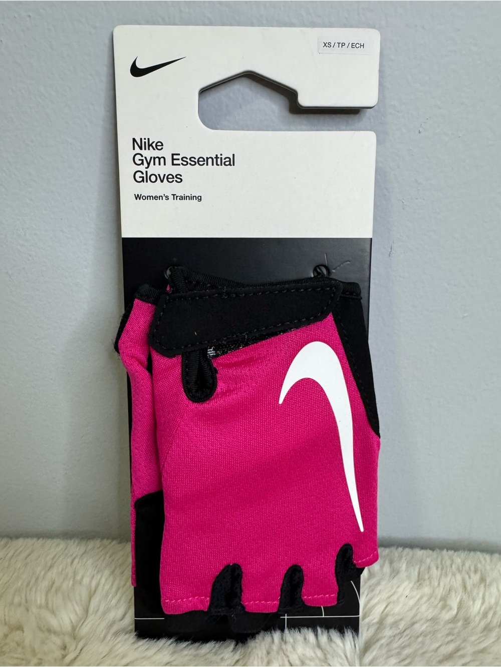 Nike Women’s Pink Gym Essential Fingerless Training Gloves